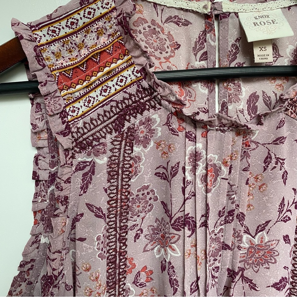 Knox Rose Lavender and Coral Floral Sleeveless Tank Blouse with Embroidery XS - Picture 3 of 6